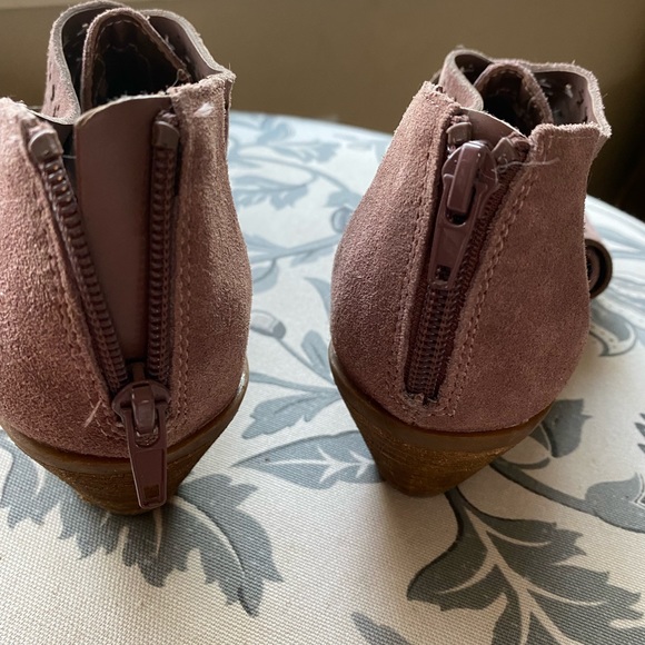 Carlos Santana Miranda booties nwot - Picture 2 of 5